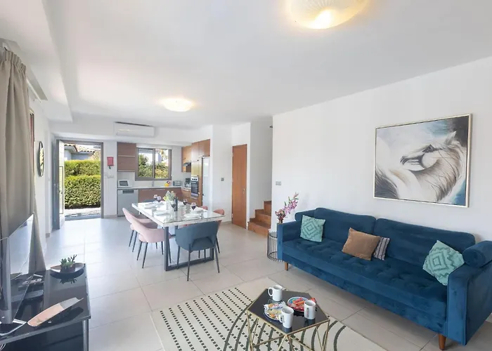 Satin Svi3 * Aya Napa